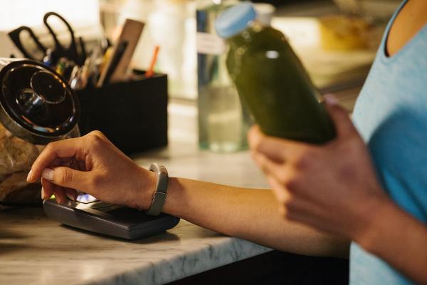 jawbone up4 mobile payment terminal cash nfc pay